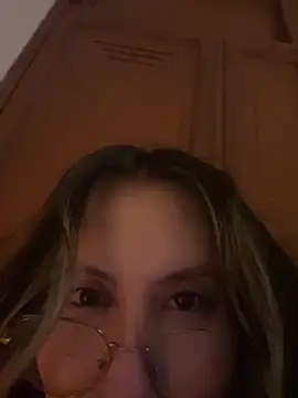Snapshot of marie2_ chatting on 03-18-25, 06:25 marie2 online show from 03-18-25, 06:25