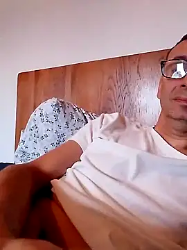 Snapshot of Anastasio33 chatting on 09-27-25, 05:34 Anastasio33 online show from 09-27-25, 05:34