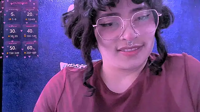 NinaYellow online show from 06-17-26, 01:45