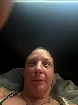 Snapshot of Everlyrose27 chatting on 09-14-25, 03:55 Everlyrose27 online show from 09-14-25, 03:55