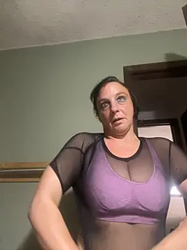 Snapshot of Everlyrose27 chatting on 10-08-25, 05:21 Everlyrose27 online show from 10-08-25, 05:21