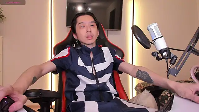 wexlee7 online show from 12-02-25, 02:06