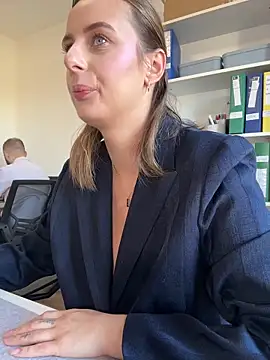 Hii Lolla online show from 03-21-26, 07:24