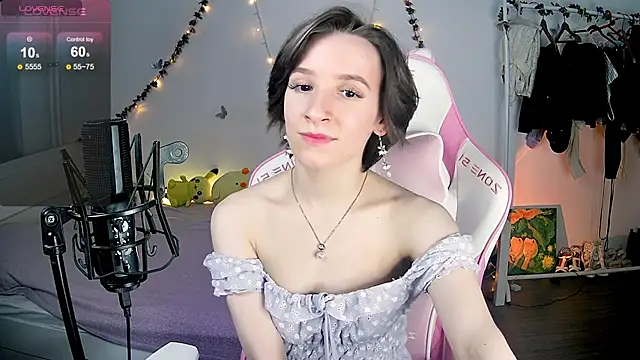 Snapshot of Violet_Veliya chatting on 01-24-25, 02:19 Violet Veliya online show from 01-24-25, 02:19