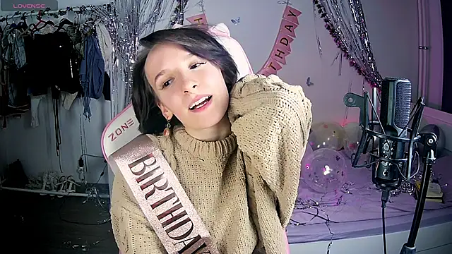 Snapshot of Violet_Veliya chatting on 02-09-25, 07:09 Violet Veliya online show from 02-09-25, 07:09