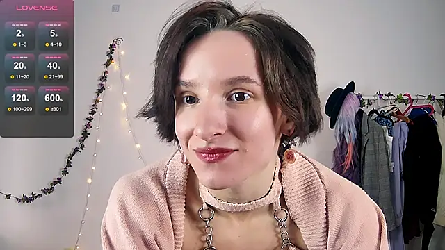 Snapshot of Violet_Veliya chatting on 09-19-25, 03:24 Violet Veliya online show from 09-19-25, 03:24