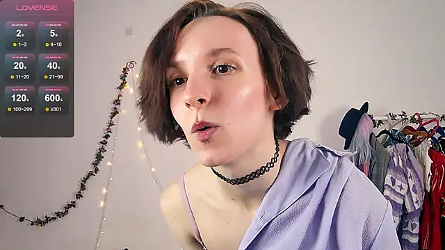 Snapshot of Violet_Veliya chatting on 09-26-25, 05:06 Violet Veliya online show from 09-26-25, 05:06