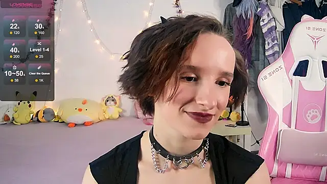 Snapshot of Violet_Veliya chatting on 10-10-25, 02:05 Violet Veliya online show from 10-10-25, 02:05