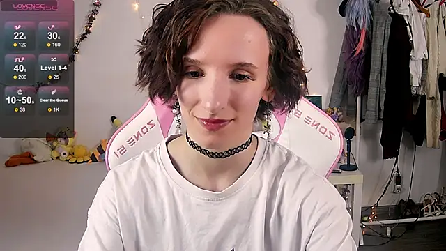 Snapshot of Violet_Veliya chatting on 10-30-25, 03:02 Violet Veliya online show from 10-30-25, 03:02