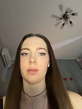 Snapshot of -SweetDi- chatting on 02-13-26, 07:21 -SweetDi- online show from 02-13-26, 07:21