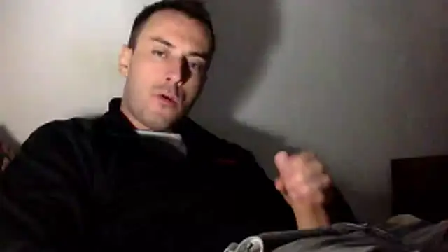 Snapshot of mainnrd chatting on 10-18-25, 03:09 mainnrd online show from 10-18-25, 03:09