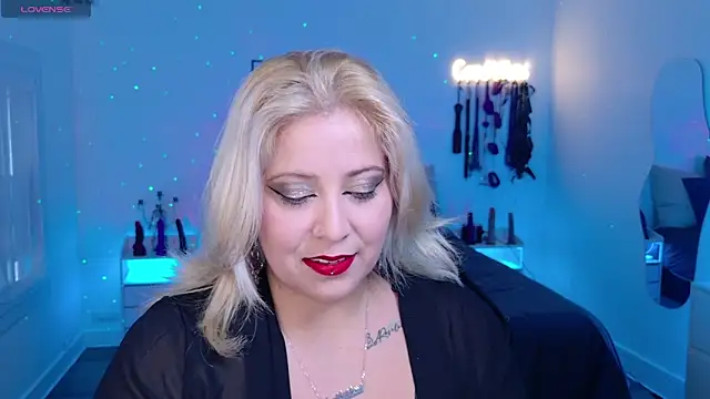 Snapshot of blackwidow_s1 chatting on 11-10-25, 09:30 blackwidow s1 online show from 11-10-25, 09:30