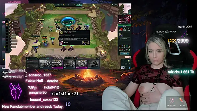 Snapshot of Lisaonthemoon chatting on 01-25-25, 11:32 Lisaonthemoon online show from 01-25-25, 11:32