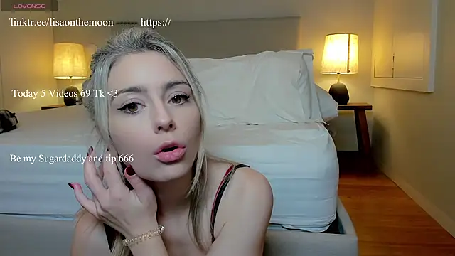 Snapshot of Lisaonthemoon chatting on 11-13-25, 04:06 Lisaonthemoon online show from 11-13-25, 04:06