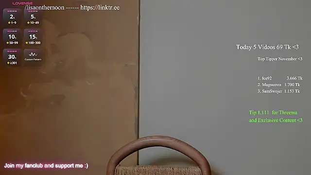 Snapshot of Lisaonthemoon chatting on 11-16-25, 08:58 Lisaonthemoon online show from 11-16-25, 08:58