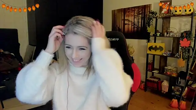 Snapshot of Lisaonthemoon chatting on 11-21-25, 10:52 Lisaonthemoon online show from 11-21-25, 10:52