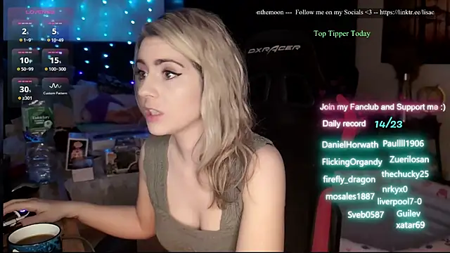 Snapshot of Lisaonthemoon chatting on 07-15-26, 06:13 Lisaonthemoon online show from 07-15-26, 06:13