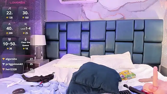 Snapshot of Nahomi_Wild chatting on 01-15-25, 12:41 Nahomi Wild online show from 01-15-25, 12:41