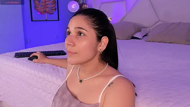 bellaa becca online show from 11-28-25, 09:28