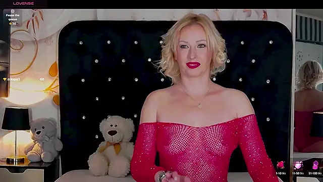 OliviaShaw23 online show from 10-19-25, 09:04