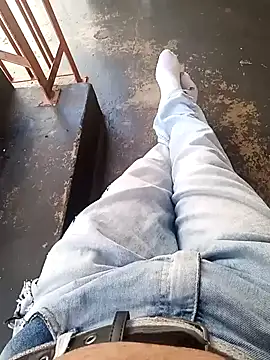 dredre1069 online show from 12-23-24, 05:11