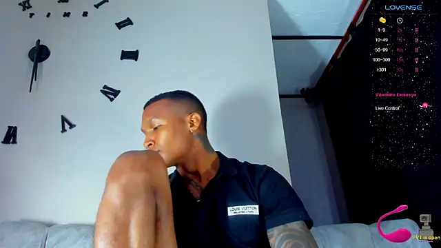 Snapshot of esteveen_ortegas_ chatting on 12-14-24, 07:29 esteveen ortegas online show from 12-14-24, 07:29