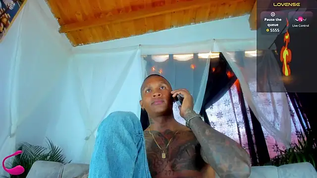 Snapshot of esteveen_ortegas_ chatting on 10-17-25, 05:37 esteveen ortegas online show from 10-17-25, 05:37