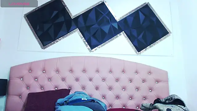 Snapshot of andrea_safeira_doll chatting on 03-09-25, 01:35 andrea safeira doll online show from 03-09-25, 01:35