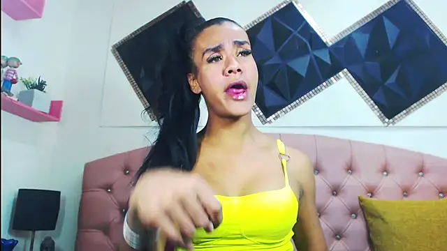 Snapshot of andrea_safeira_doll chatting on 10-29-25, 08:21 andrea safeira doll online show from 10-29-25, 08:21