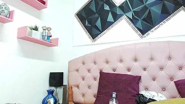 andrea safeira doll online show from 04-08-26, 10:10