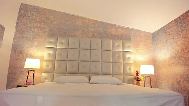 Lezy  online show from 03-25-26, 07:42