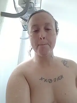 Snapshot of mollymay69 chatting on 10-25-25, 07:27 mollymay69 online show from 10-25-25, 07:27