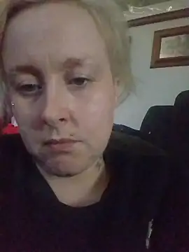 Snapshot of mollymay69 chatting on 10-27-25, 10:03 mollymay69 online show from 10-27-25, 10:03