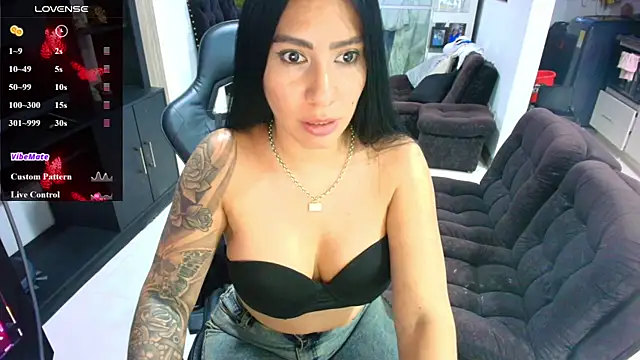 Snapshot of Pamela-fit chatting on 06-30-26, 11:28 Pamela-fit online show from 06-30-26, 11:28