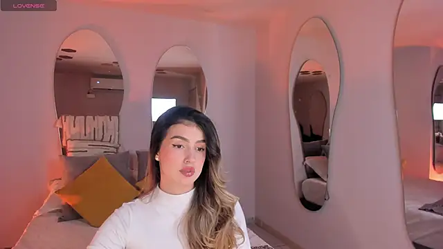 PaulinaSantos  online show from 09-10-25, 07:03