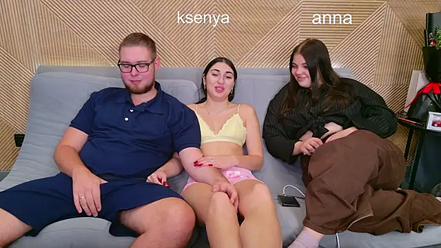 Ksenny online show from 10-24-25, 10:22