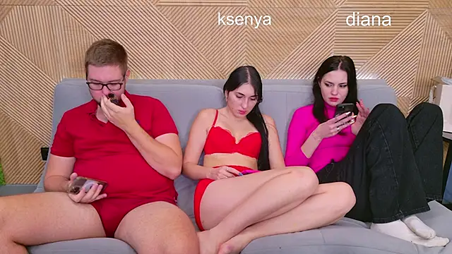 Ksenny online show from 11-21-25, 04:49