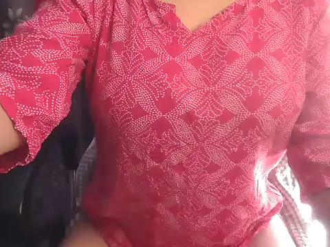 Snapshot of Cute_Rosyy chatting on 06-16-26, 10:18 Cute Rosyy online show from 06-16-26, 10:18