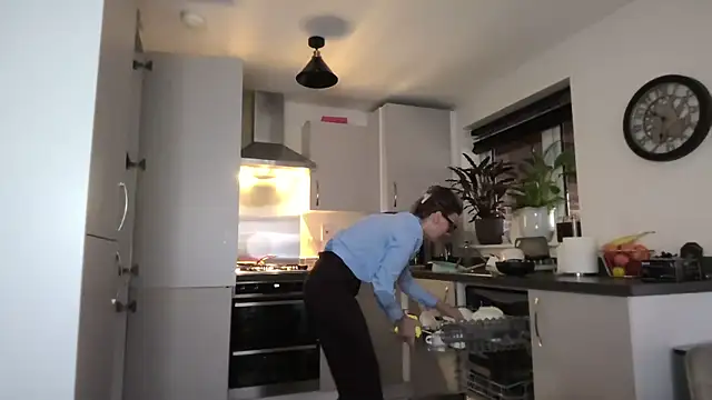 SweetMonicaUK online show from 10-23-25, 08:24