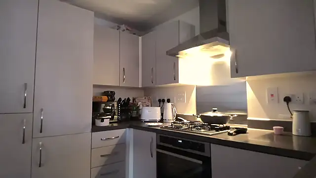 SweetMonicaUK online show from 11-18-25, 11:47