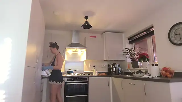 SweetMonicaUK online show from 11-21-25, 09:30