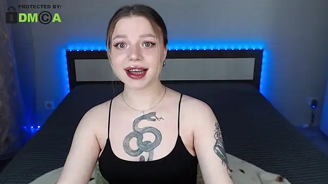 Snapshot of RonnieMilles chatting on 05-20-26, 10:27 RonnieMilles online show from 05-20-26, 10:27