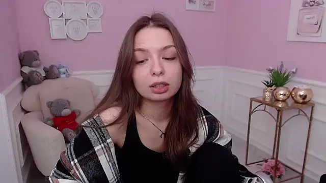 LucySkilar online show from 10-24-25, 10:00