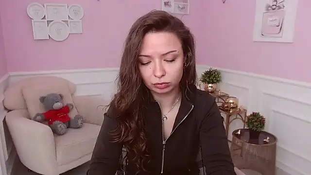 LucySkilar online show from 05-21-26, 04:08