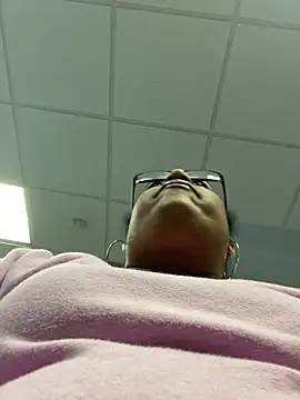 Snapshot of ebonyred chatting on 01-28-25, 08:36 ebonyred online show from 01-28-25, 08:36