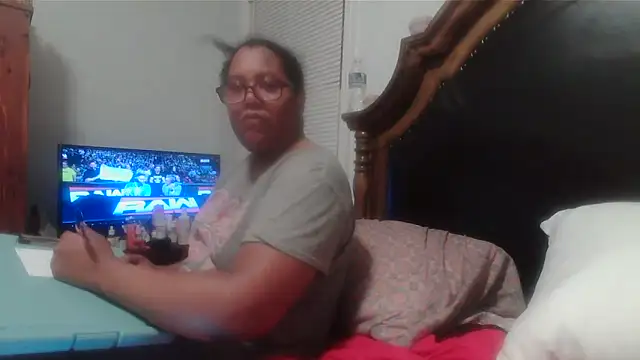 ebonyred online show from 04-14-26, 01:33