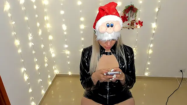 nicole valencia  online show from 11-30-25, 03:38