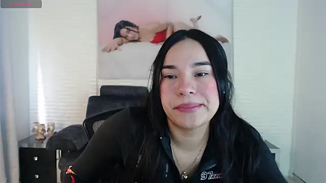 Snapshot of Lolitta_xxx chatting on 11-25-25, 01:22 Lolitta xxx online show from 11-25-25, 01:22