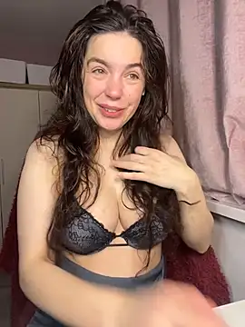 Snapshot of GillKelly chatting on 01-08-26, 06:48 GillKelly online show from 01-08-26, 06:48