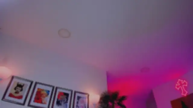 Taylor  foxxx online show from 01-14-26, 06:30